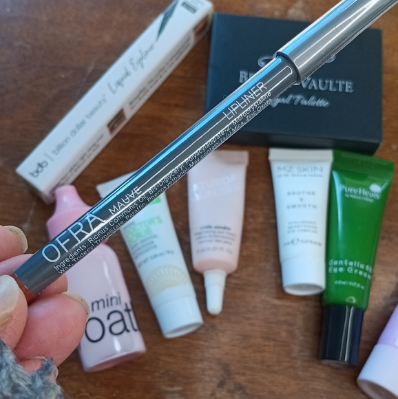 Beauty And Cosmetic Collection Of 10 Unopened  Brand Sample And Full Sizes Lot - Picture 4 of 10